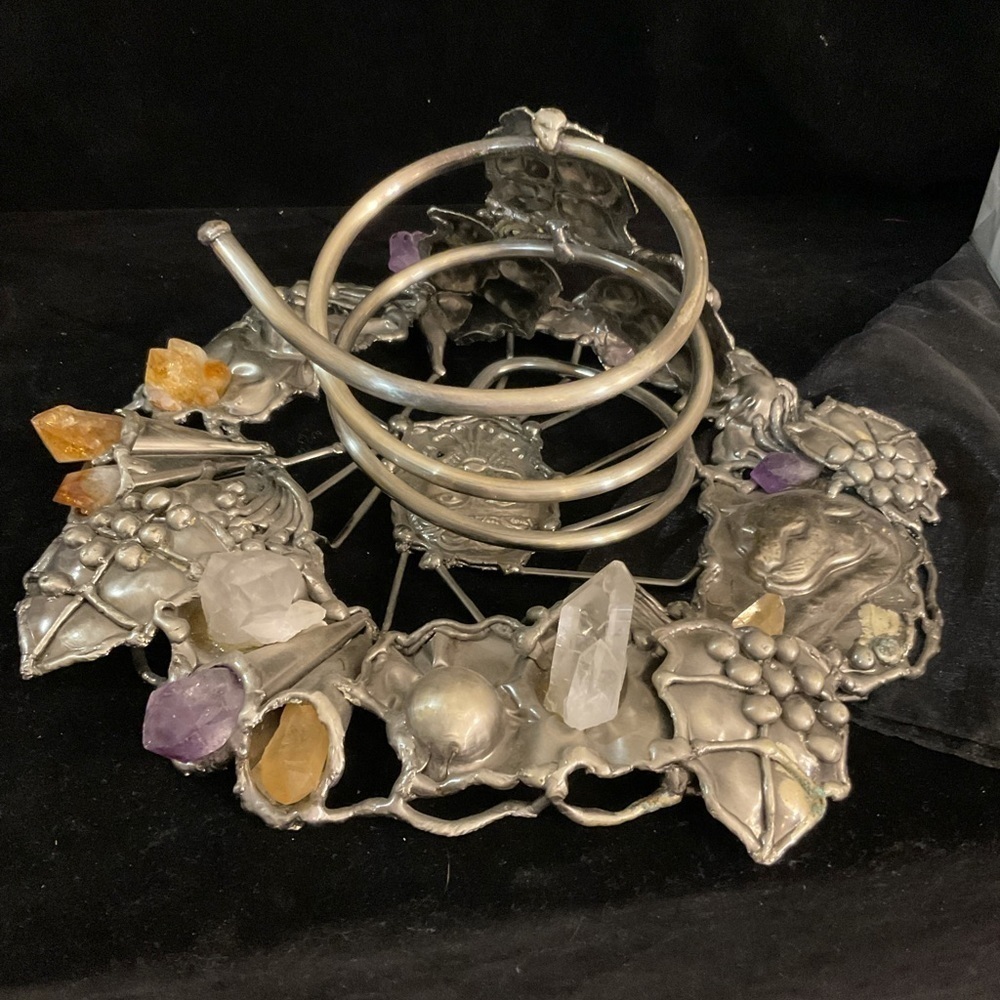 Unique HANDCRAFTED Quartz Amethyst / Jaguar /Bacchus Metal spiral holder
